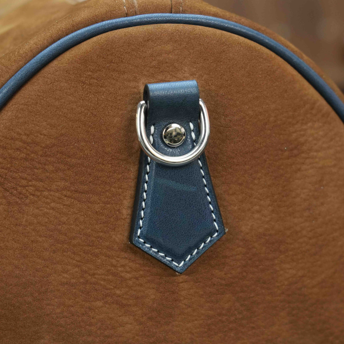 Caramel Sand Full Grain/ Azure Blue Duffel 47 Silver