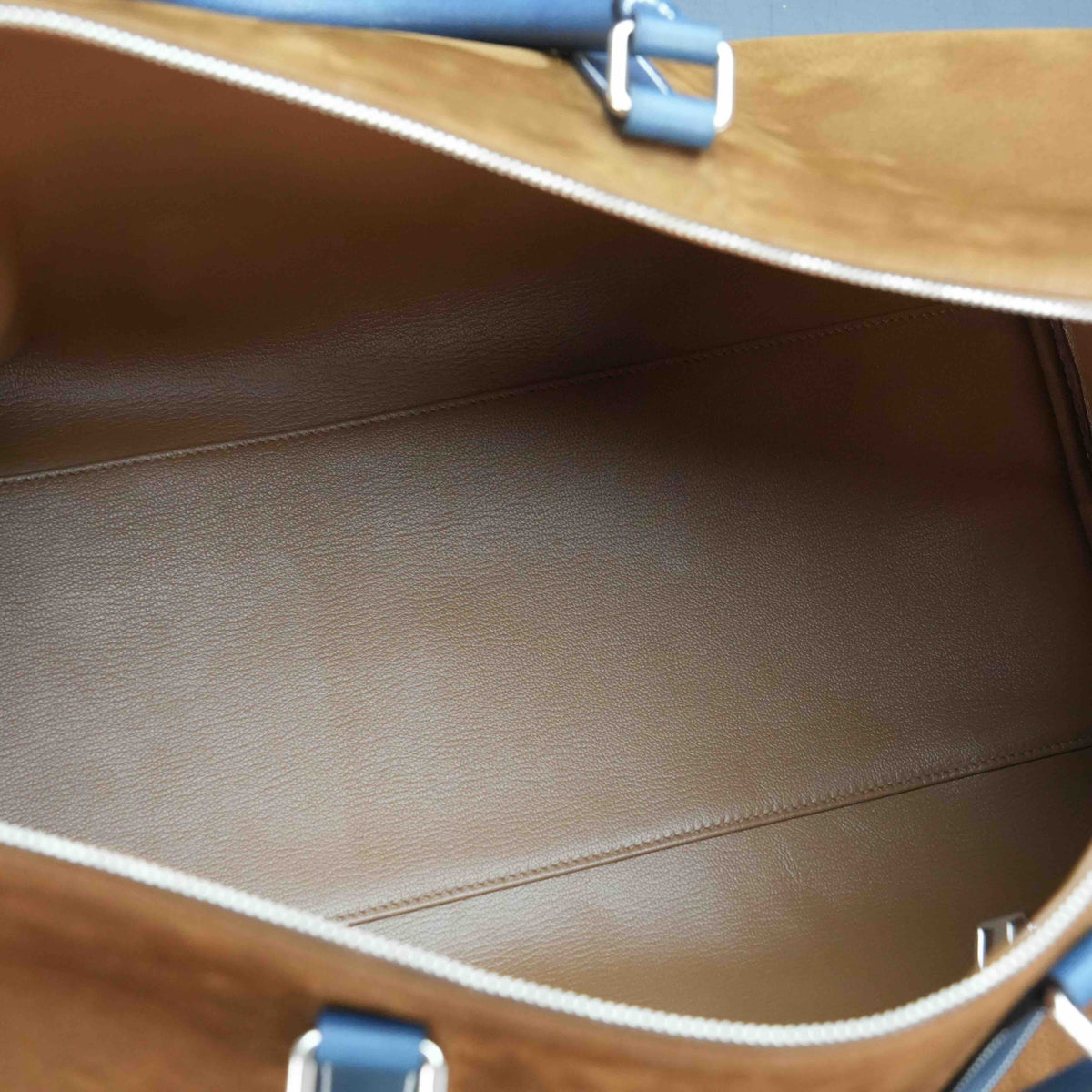 Caramel Sand Full Grain/ Azure Blue Duffel 47 Silver
